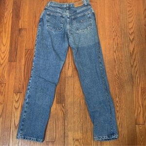 Vintage Tommy Hilfiger straight leg jeans mid wash size 2